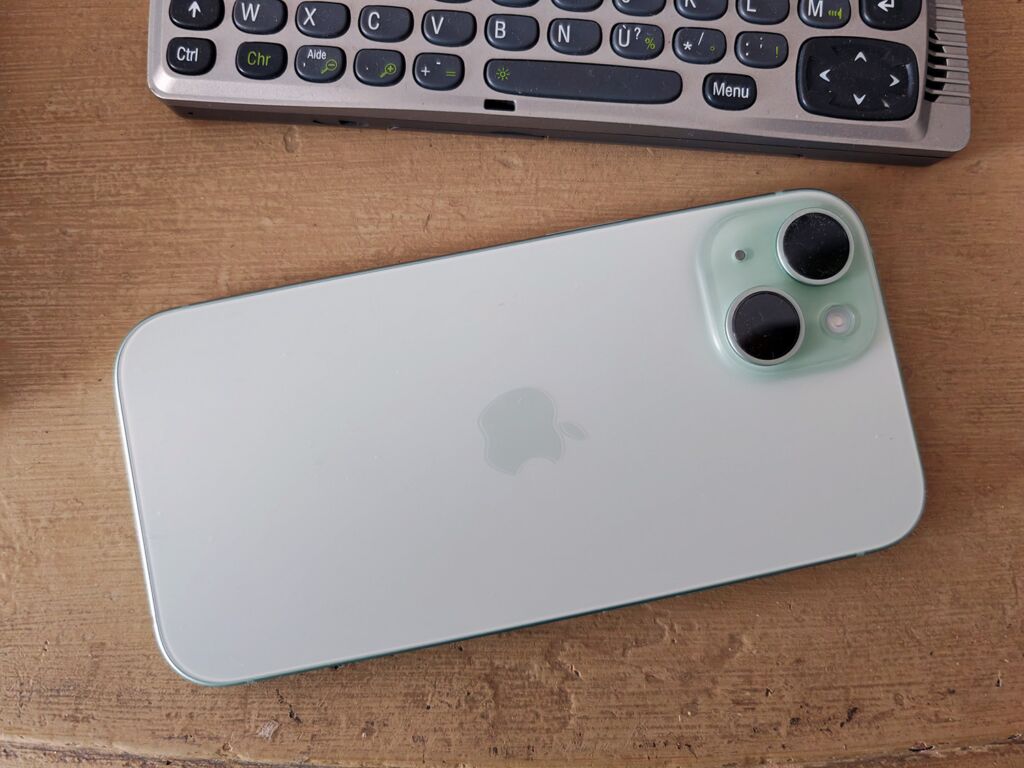 Apple iPhone 15